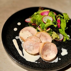 炙りチキンロール わさびクリームソース