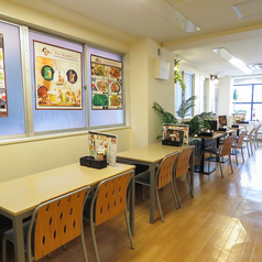 20名様から最大50名様までの貸切利用が可能です。各種宴会やイベントに最適なスペースを提供しており、プライベートな空間でお楽しみいただけます。広々とした席で、楽しいひとときをお過ごしいただけますので、ぜひこの機会にご利用ください！