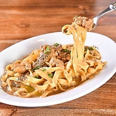 鶏肉とポルチーニ茸のクリームパスタ