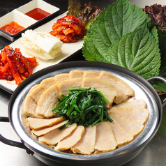 国産牛を使用した贅沢な肉料理の数々！