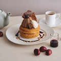 料理メニュー写真&nbsp;【9月限定】モンブランとプラリネクリームのパンケーキ　カシスソース