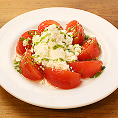 トマトと自家製カッテージチーズ