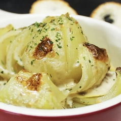 丸ごと玉ねぎ焼きアンチョビクリーム