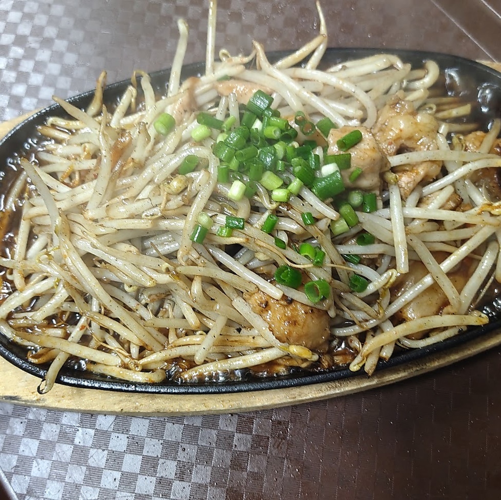 海鮮と焼き鳥が自慢の居酒屋なすび