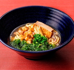 アーサーたっぷりの沖縄そば