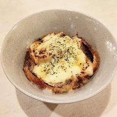 牛テール オニオングラタンスープ