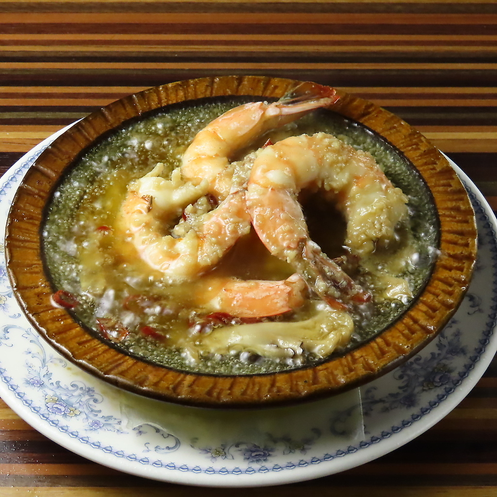 本日のアヒージョ…旬の食材などで内容も変わります♪