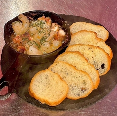 エビとタコのアヒージョ