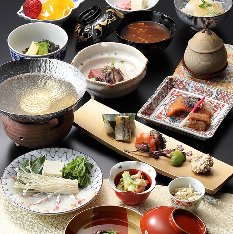 京情緒溢れる祇園の料理旅館。最大48名様の宴会が可能です。