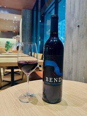 カルフォルニア　BEND 赤/白