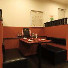 4名様向けのテーブル席もご用意しております。