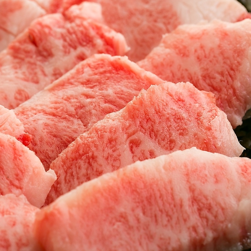 旨さ広がるジューシーで新鮮なお肉をご用意しております♪上カルビや和牛上赤身は絶品！