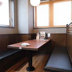 少人数様におすすめのテーブル席☆(3名様～6名様掛け)着席時に目隠しの囲いの覆われておりますので周りの方に気にすることなくお楽しみいただけます！