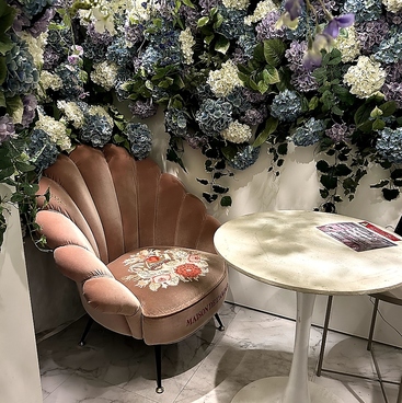 black whitee ブラックホワイトの雰囲気1