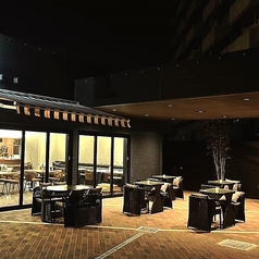 【テラス席4名様×1】心地よい風がわたるテラス席