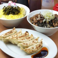 餃子、チャーシュー丼