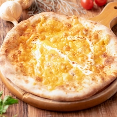 蜂蜜つき4種のチーズのクアトロフォルマッジ