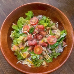 ゴロッとベーコンのシーザーサラダ