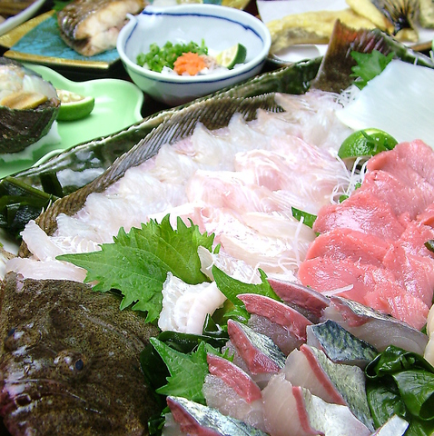 新鮮な地魚を活造りや煮物、焼物…美味しくて良いものを出来るだけ安く！に拘ります