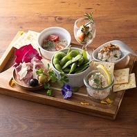 皆さんでシェア♪シェフのおすすめ前菜6種盛り合わせ