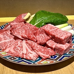 神戸牛のA4リブロースを使った江戸味噌牛鍋の写真