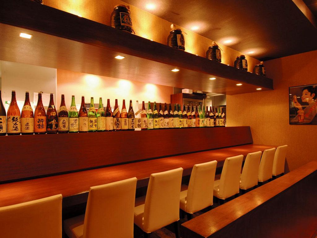 二人きりで楽しめる雰囲気抜群のカウンター席はデートに最適です！