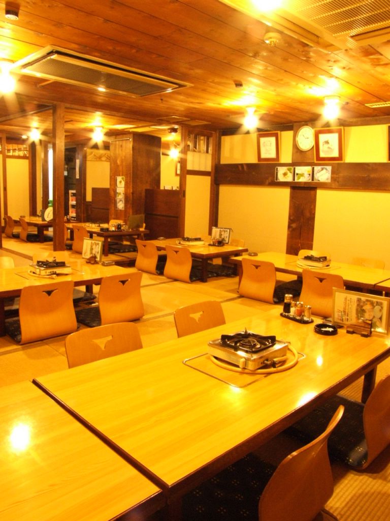 お二階は最大30人までＯＫ！広々座敷でわいわい宴会しよう！