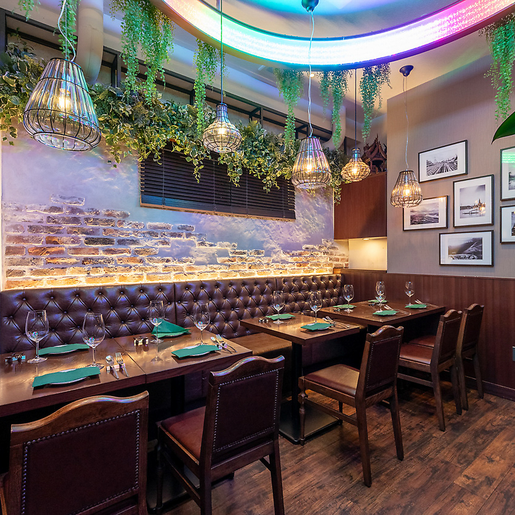 銀座で味わう、本格バンコク料理と心地よいリゾート空間。心地よいリゾート空間で贅沢なひととき