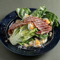 料理メニュー写真&nbsp;自家製厚切りベーコン&シーザーサラダ
