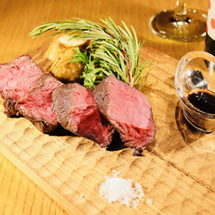 本日のお肉料理　季節野菜を添えて