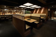 和モダンをベースにジャズの流れる「和」空間