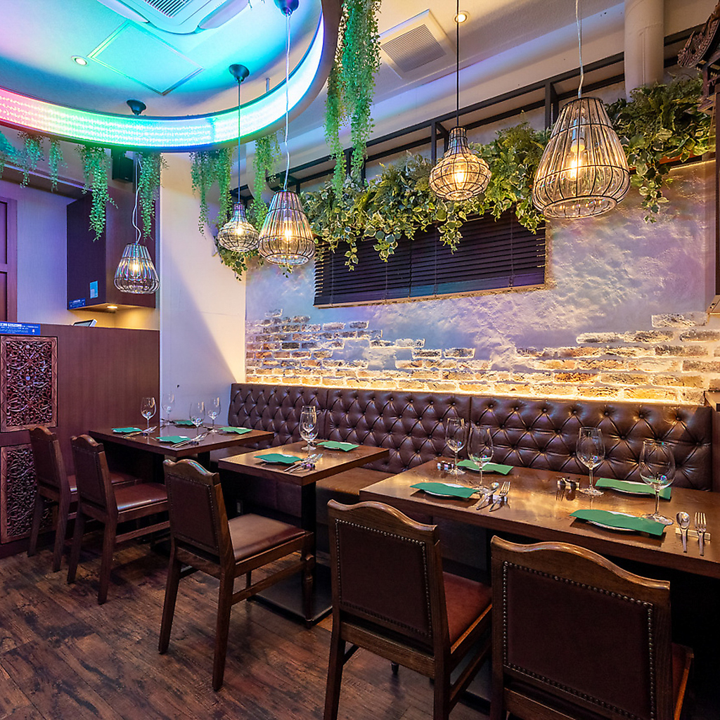 銀座で味わう、本格バンコク料理と心地よいリゾート空間。心地よいリゾート空間で贅沢なひととき