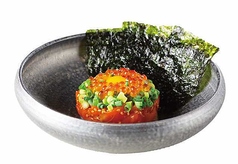 サーモンいくらユッケ
