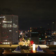 夜の海に浮かぶ宝石のような夜景を一望★