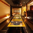 【6名様～10名様個室☆】デザイナーが手がけた個室は、親しい友人との集まりや女子会などニーズに合わせてお使いいただけます。落ち着いた佇まいは、大切な方をおもてなしする接待のお席にもおすすめです。