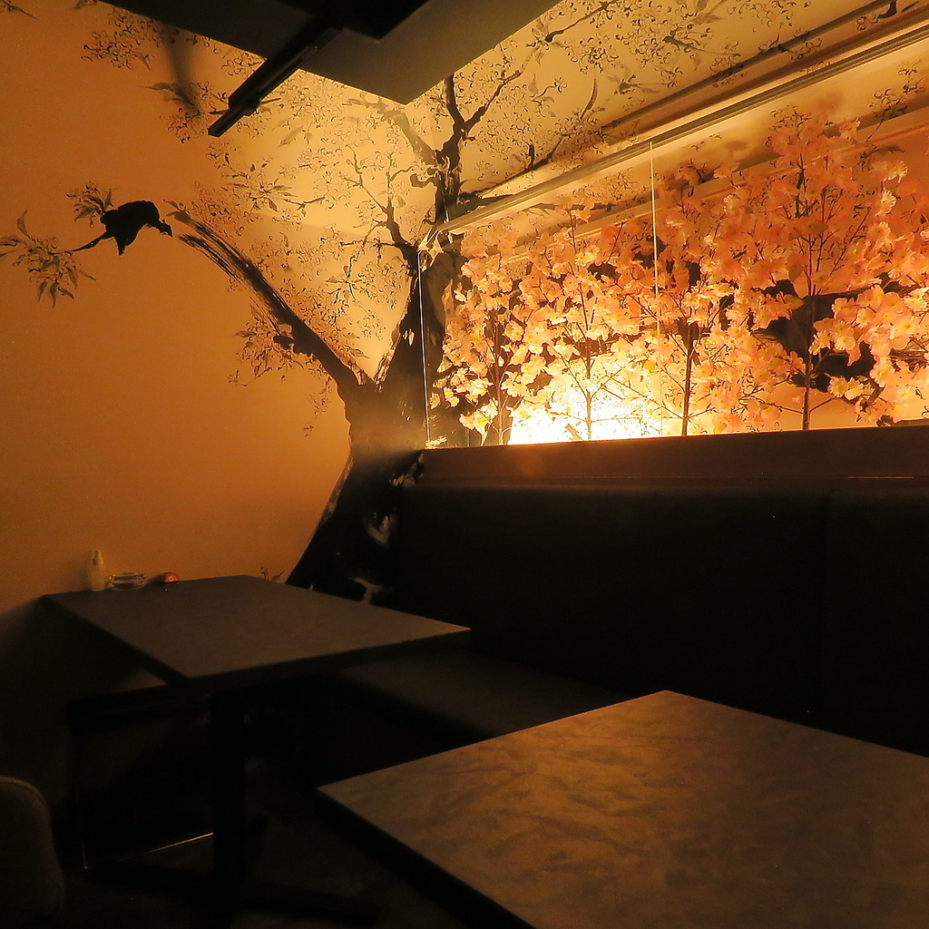 完全個室のあるバー、～6名様、～8名様までご利用可能な完全個室をご用意しています！