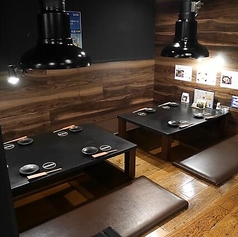 【掘りごたつ】隣合わせの2テーブルを使って最大8名様までご利用いただけます！ご家族でのお食事も隣り合わせのテーブルでお楽しみいただけます！