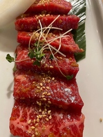 肉の旨味と脂の甘さが絶妙に調和した至福の上たれカルビ