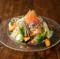 とまらんぬ～サラダ