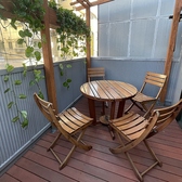 3Fの個室はバルコニー付き。外で飲むワインは最高に気持ちがいい！貸切BBQプランもご用意しております。