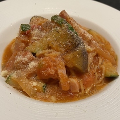旬野菜とフルーツトマトの冷製パスタ