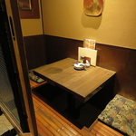 木のぬくもりを感じる上品でシックな個室は、京の風情を醸し出します。