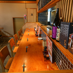 気さくな店主と話せるカウンター席もご用意してます！