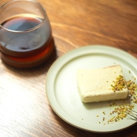 名物自家製チーズケーキとスペシャルティ珈琲のセット