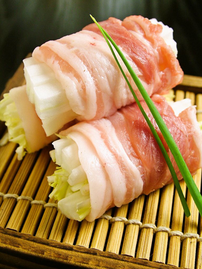 豚バラ肉と白菜ロールのセイロ蒸しをはじめ素材の旨みを味わえる料理も豊富に揃う。