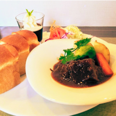 馬ホホ肉赤ワイン煮　・Horse cheek meat stewed in red wine