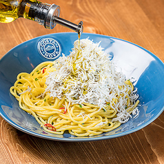 【VANSAN看板のせ放題パスタ】釜揚げシラスのペペロンチーノ (1HOT)