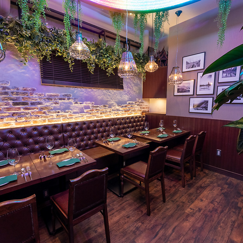 銀座で味わう、本格バンコク料理と心地よいリゾート空間。心地よいリゾート空間で贅沢なひととき