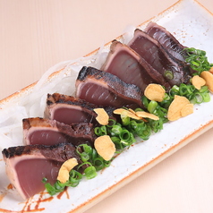 カツオのたたき ニンンクチップと岩塩で