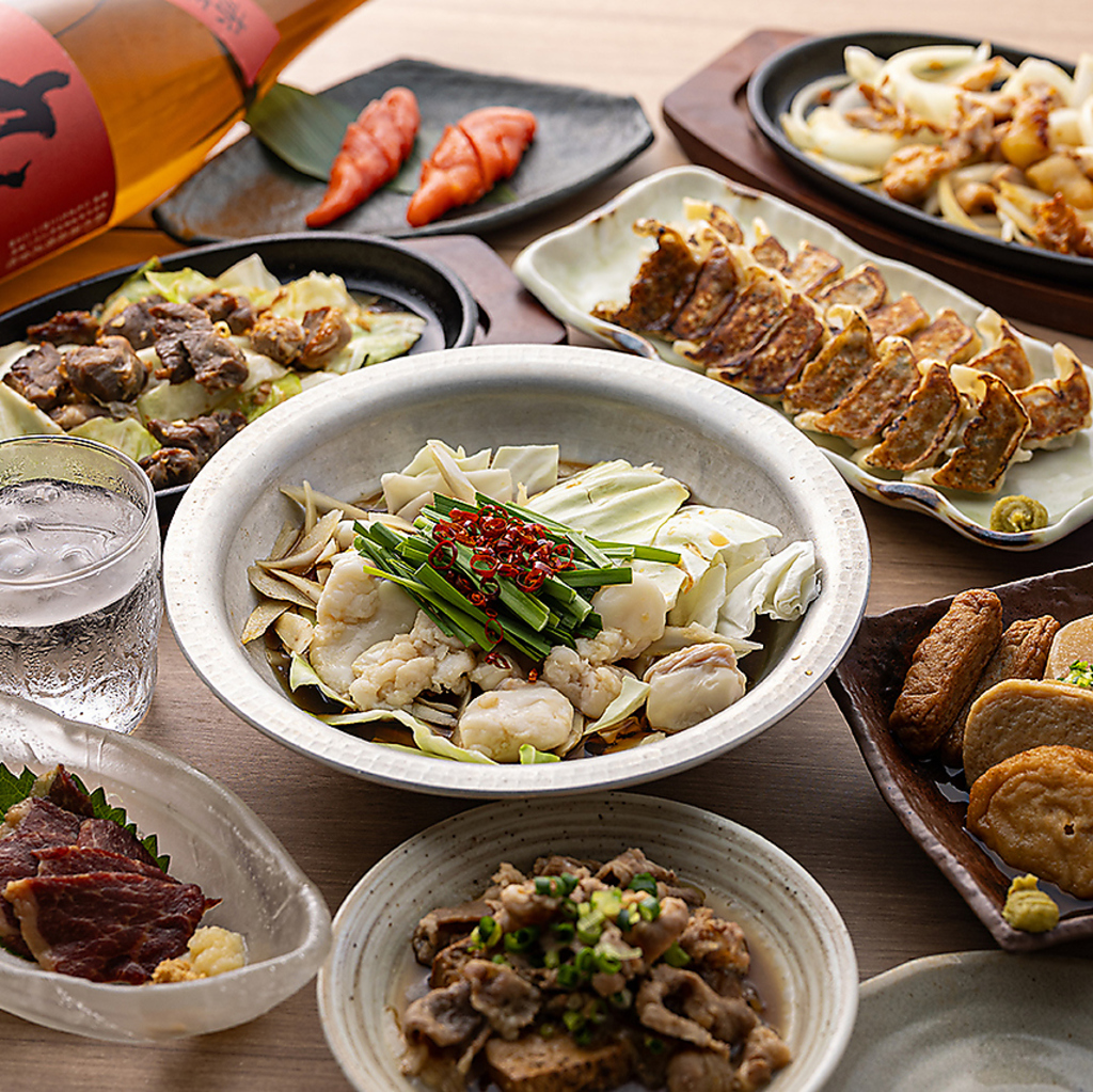 【2H飲放付2980円~】鉄板焼肉やもつ鍋など人気メニューが集結！天神での宴会はこれで決まり。